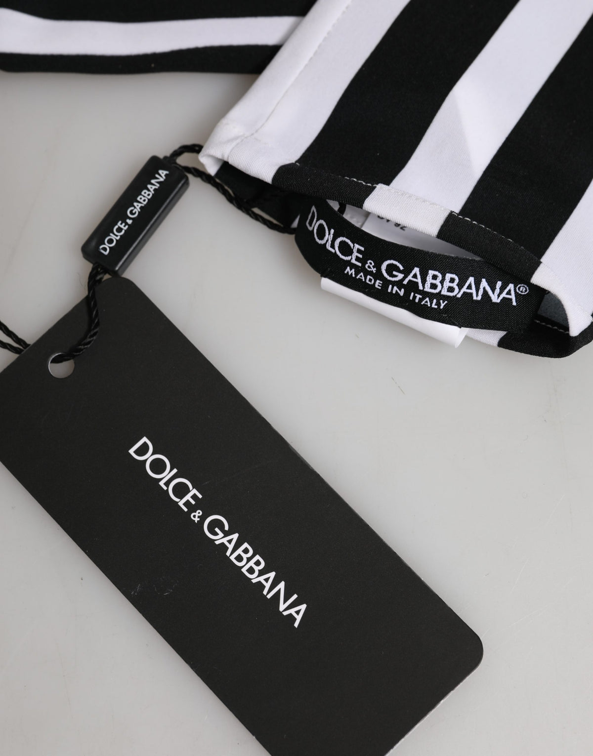 Dolce & Gabbana Schwarze und weiße gestreifte Nylon-Ellenbogenhandschuhe für Damen