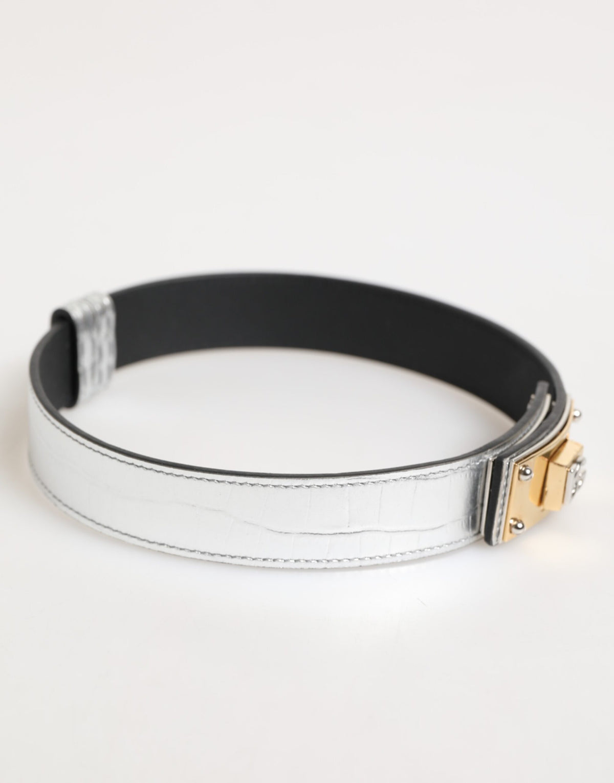 Dolce & Gabbana Silbernes strukturiertes Leder, goldfarbenes Metallhalsband